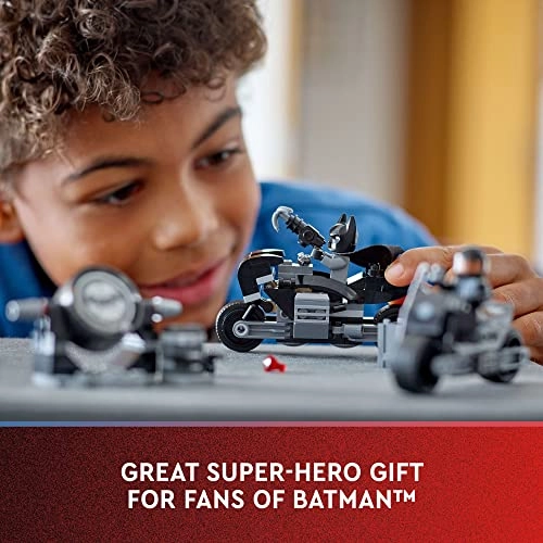 DC Batman Batman and Selina Kyle Motorcycle Pursuit (76179)