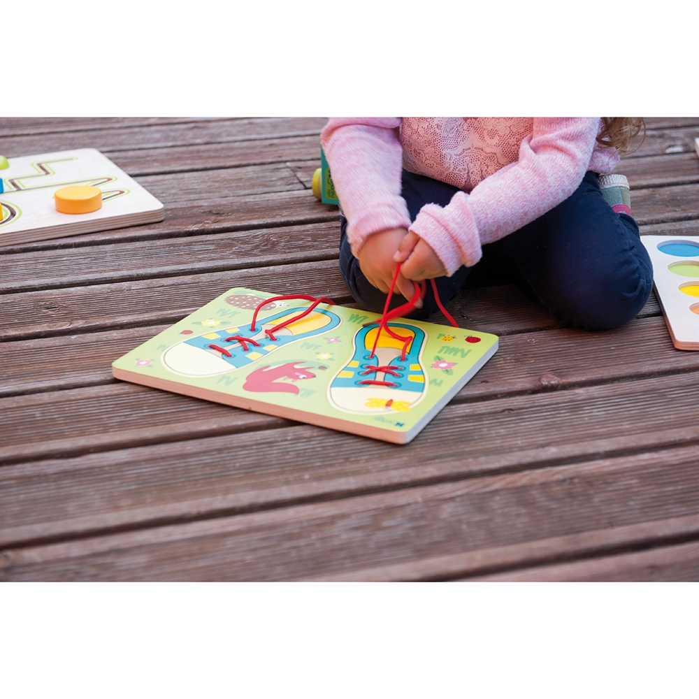 Lacing Shoes Puzzle - Suitable for 3 years and above