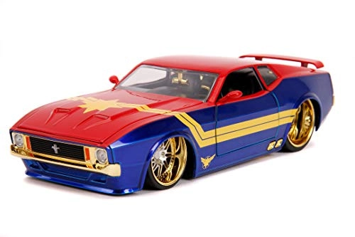 1973 Ford Mustang Mach 1 with Captain Marvel Figure- 1:24