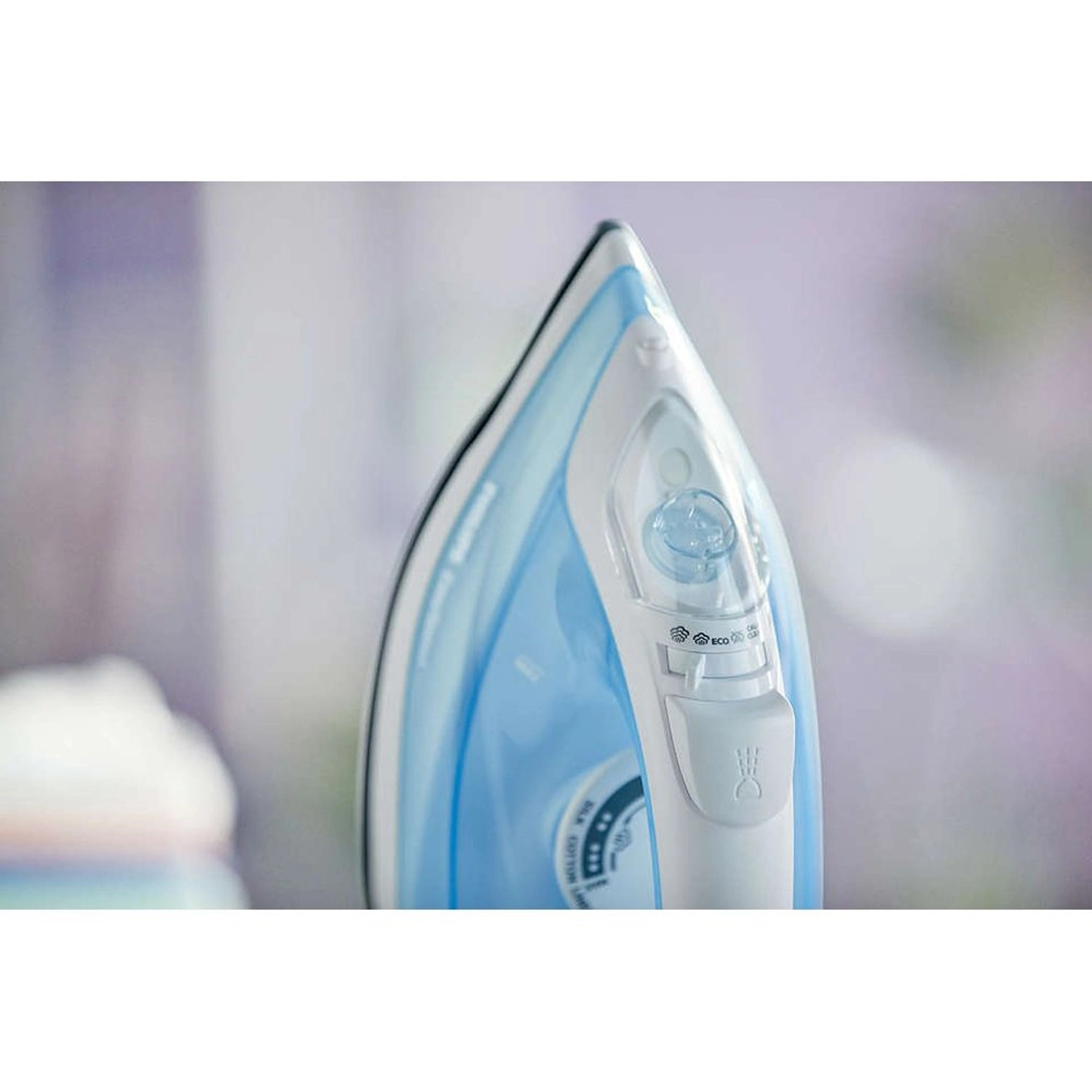Easyspeed Steam Iron - 220 ml 25 gram per minute 2000 Watt
