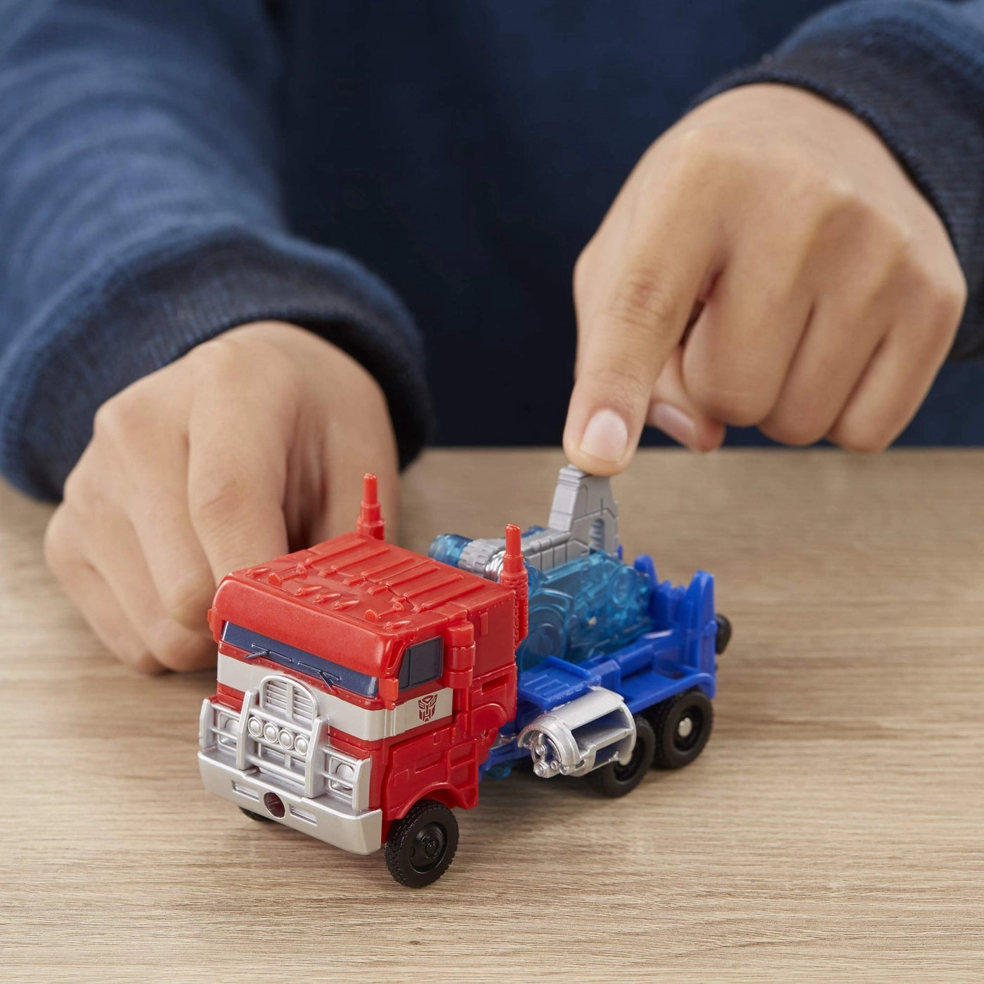 Energon Igniters Power Series Optimus Prime - 7 steps