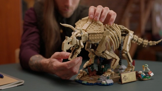 Jurassic World Dinosaur Fossils: Triceratops (77985)