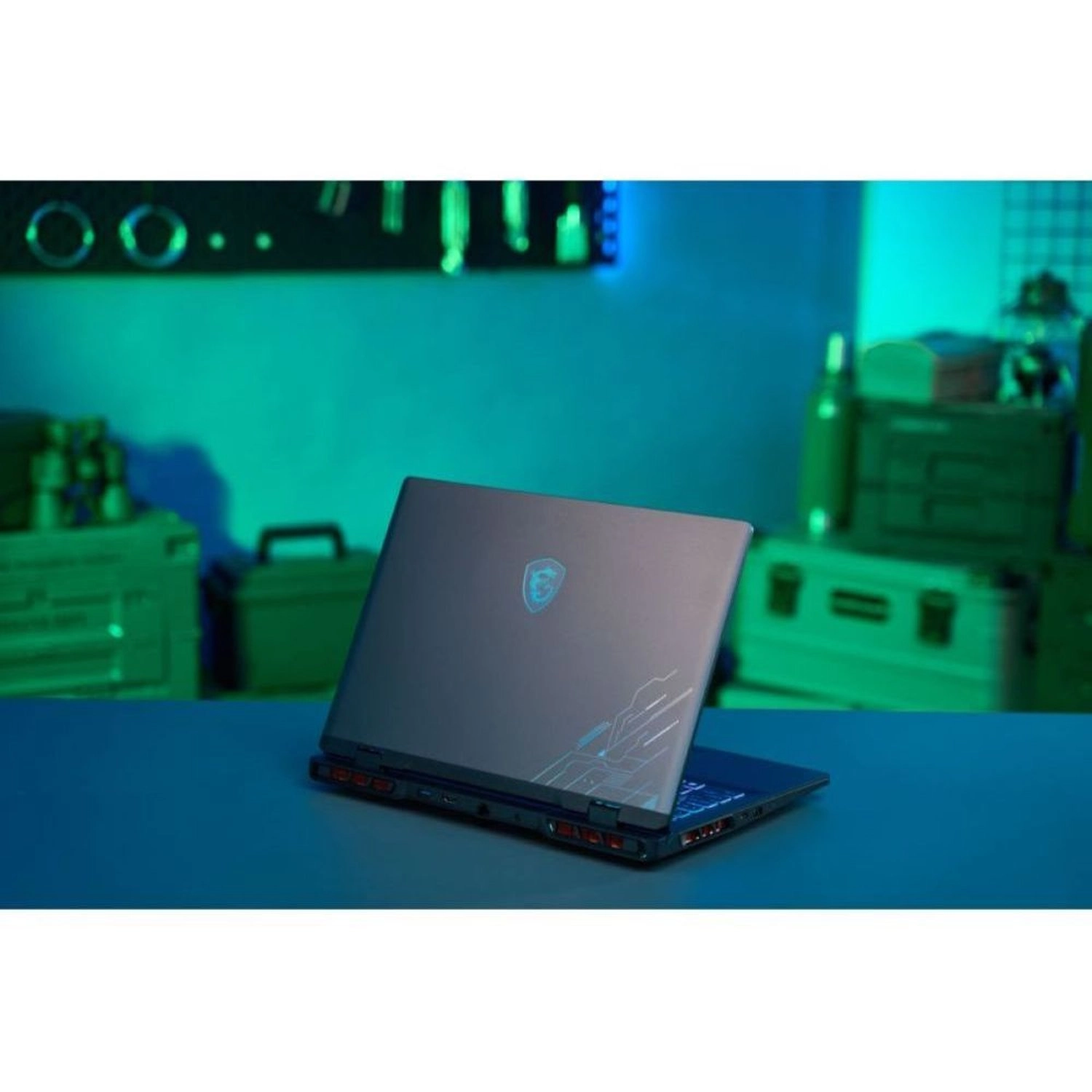 Crosshair 17 HX 9S7-17T423-051 - 17'' Core Ultra 9 275HX 32GB DDR5 1 TB SSD