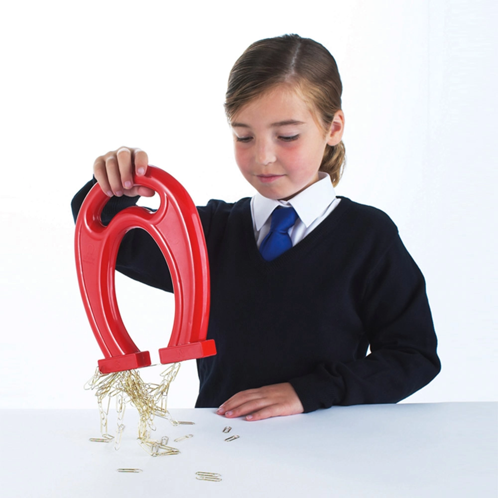 COMMOTION DISTRIBUTION Giant Horseshoe Magnet - Suitable for 8 years and above