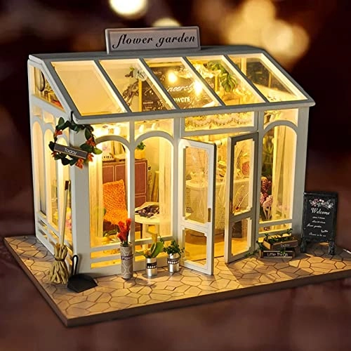 Miniature Dollhouse - Garden