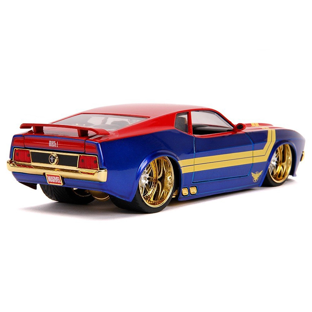 1973 Ford Mustang Mach 1 with Captain Marvel Figure- 1:24