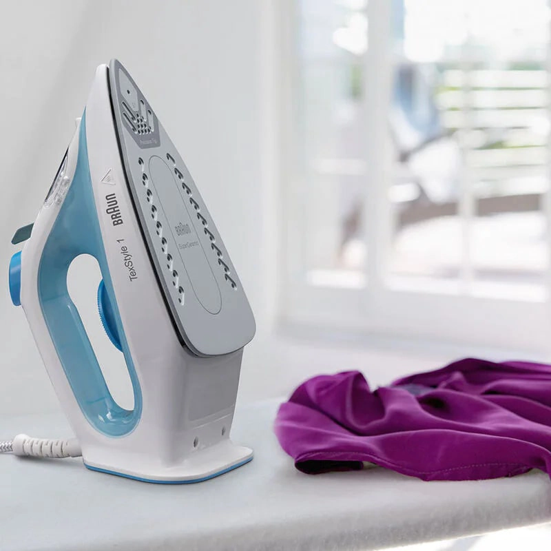 SI 1040 - Steam Iron 2000W