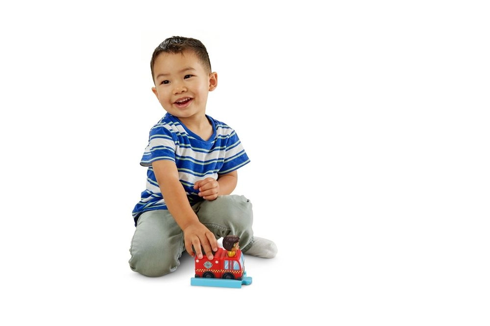 Cocomelon Go! Go! Smart Wheels Nina’s Fire Truck & Track - Fire Sounds & Songs