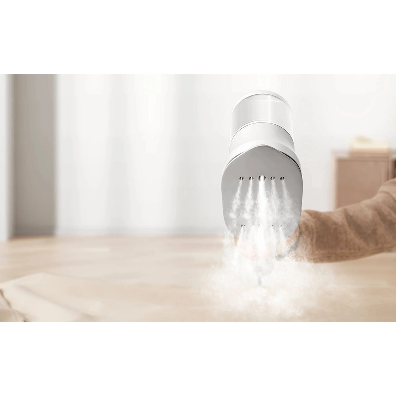 B502CN - Handheld Steam Iron