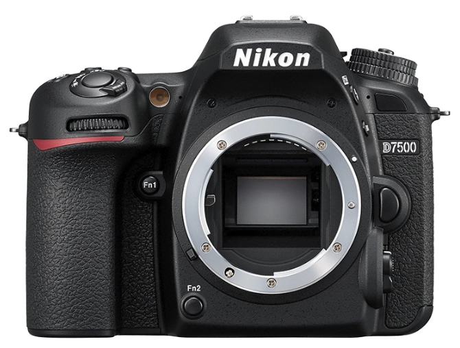 D7500 - 20.9MP + AF-S DX NIKKOR 18-300mm