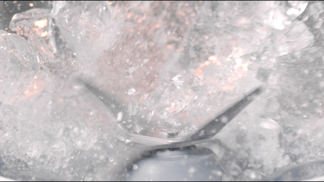 Crushes ice into fine pieces in just 45 seconds**