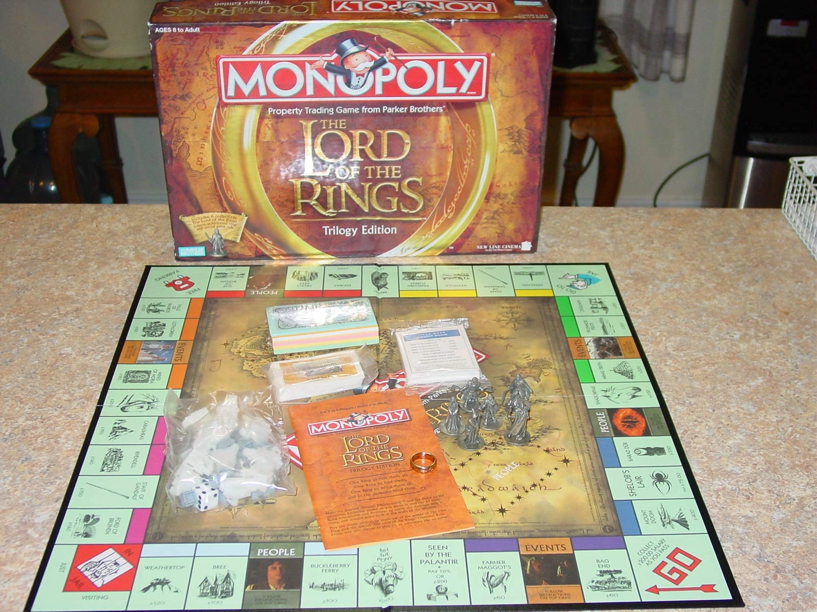 Hasbro Monopoly: The Lord of The Rings Edition