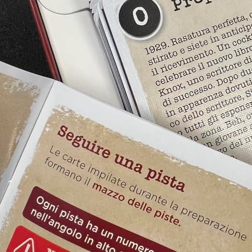 Crime Zoom: A Deadly Writer - Card Game (Italian)