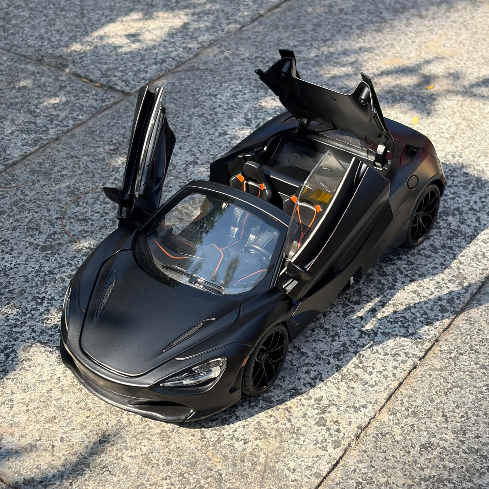 720S - 1:18 1pcs