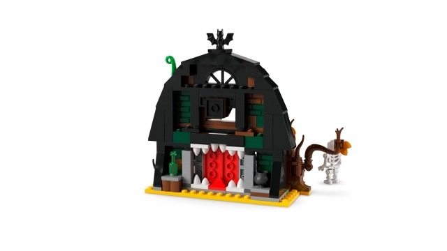 Halloween Barn (40721)