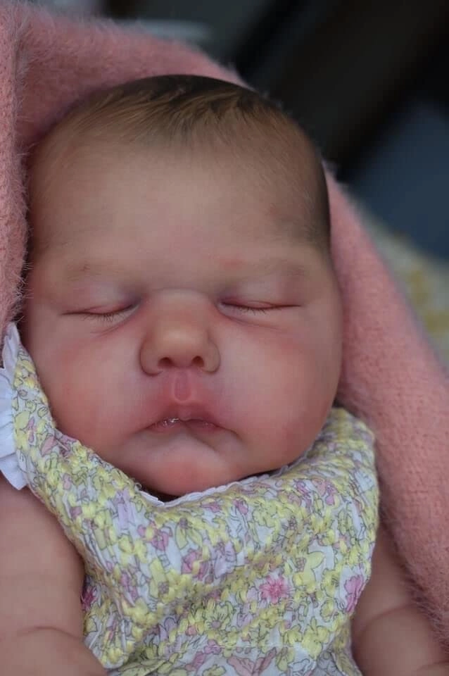 Willa Reborn Baby Doll - 50 cm Silicone vinyl Brown Eyes