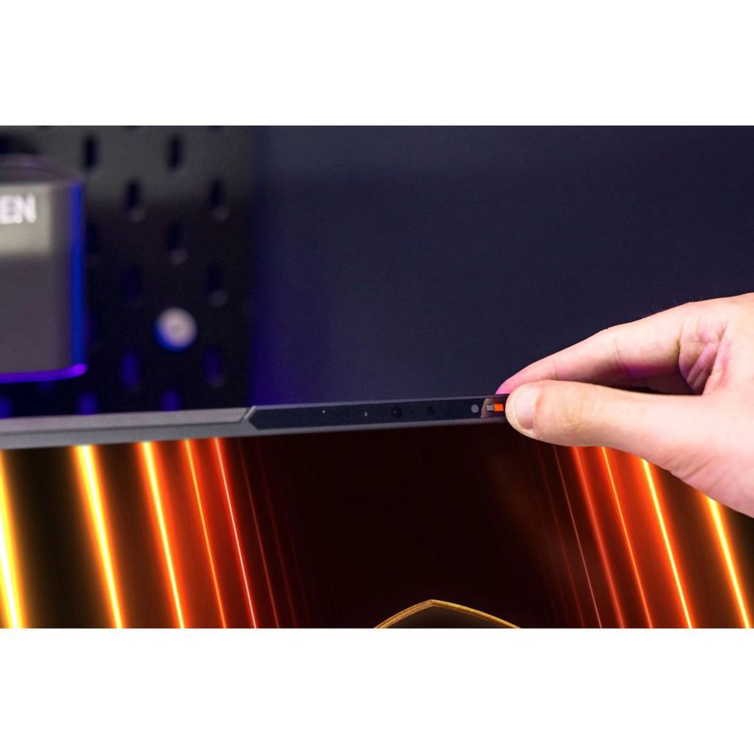 Raider 18 HX AI A2XWIG - 18'' Core Ultra 9-285HX 64GB DDR5 2TB SSD