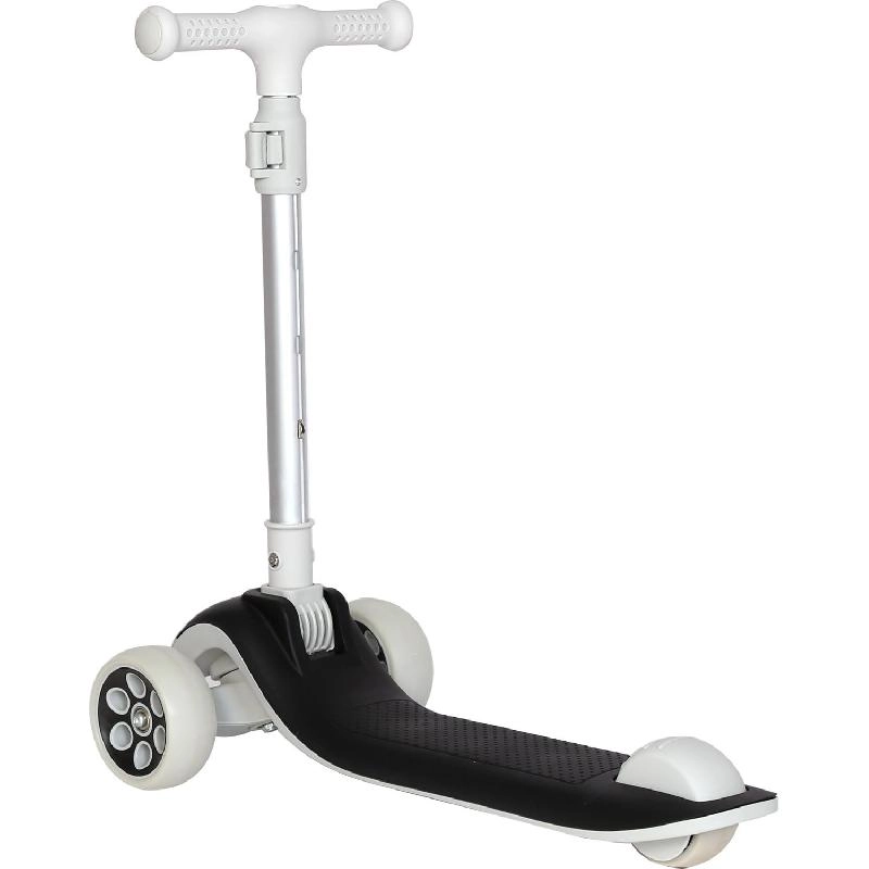 3-Wheel Kick Scooter - 4.5" Front and 3" Rear Flashing Wheels