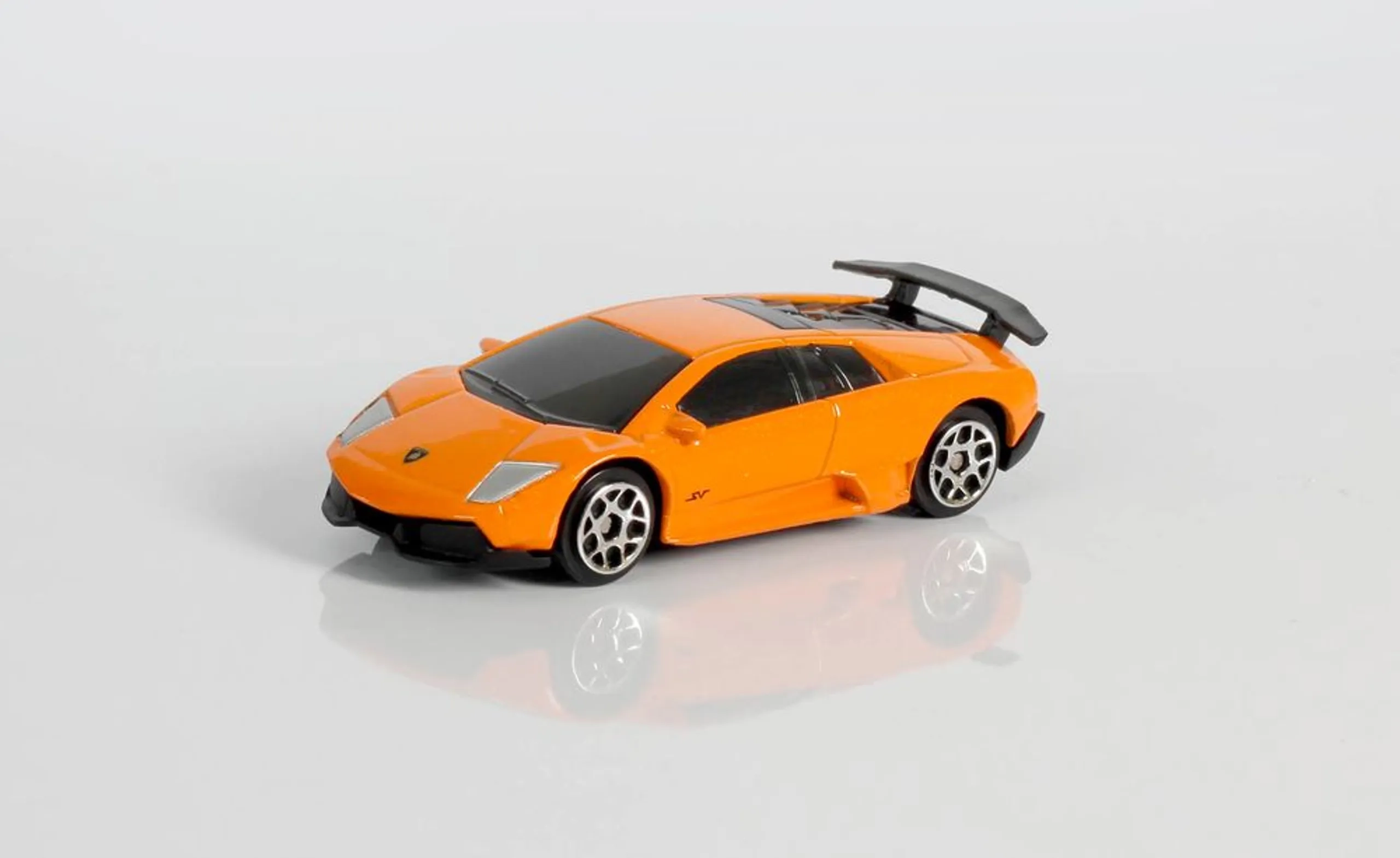 McLaren 600LT 1:64 5pcs + Audi R8 + Lamborghini Revuelto