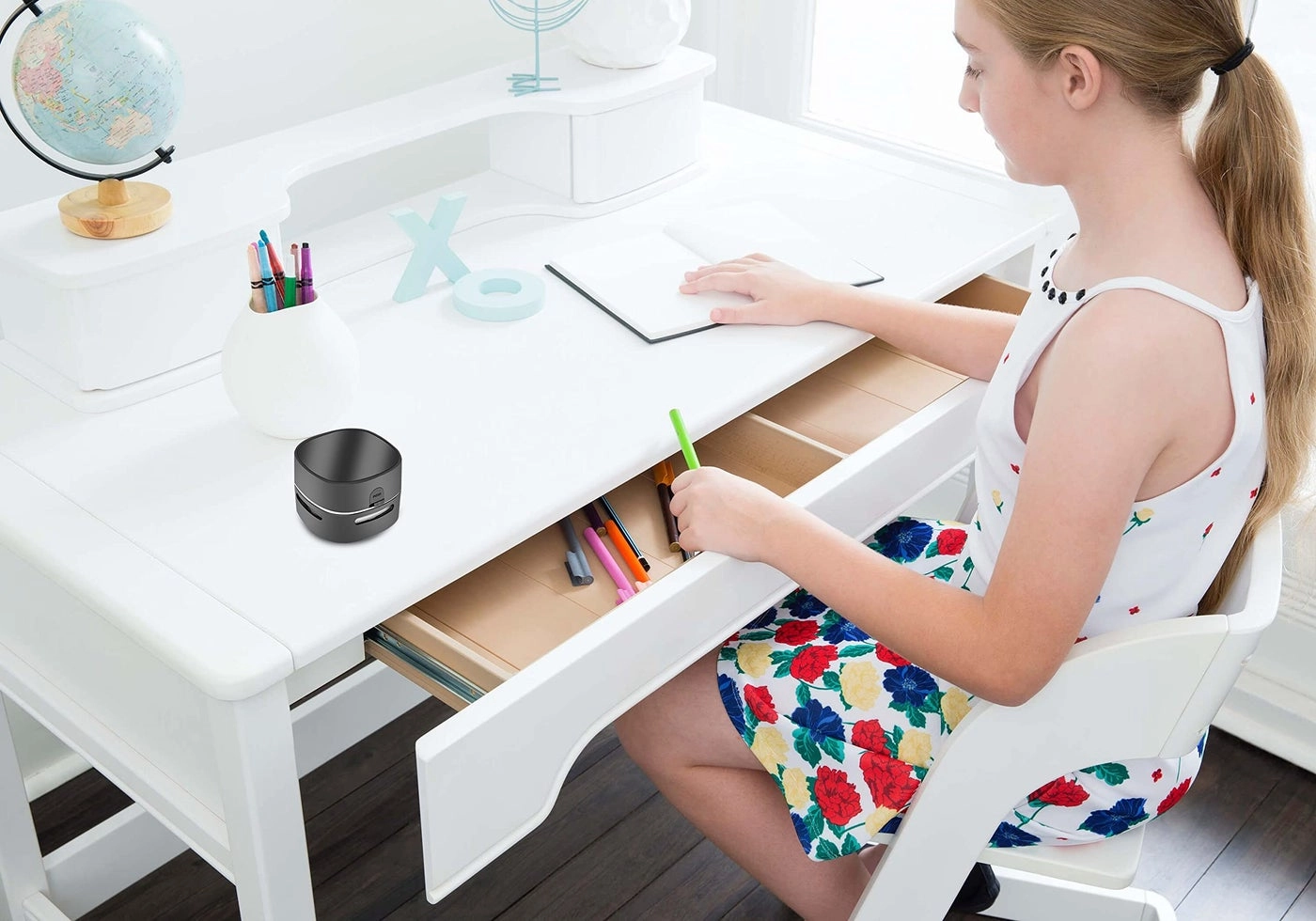 Desktop Vacuum Cleaner - Cordless 360º Rotatable 400 mins