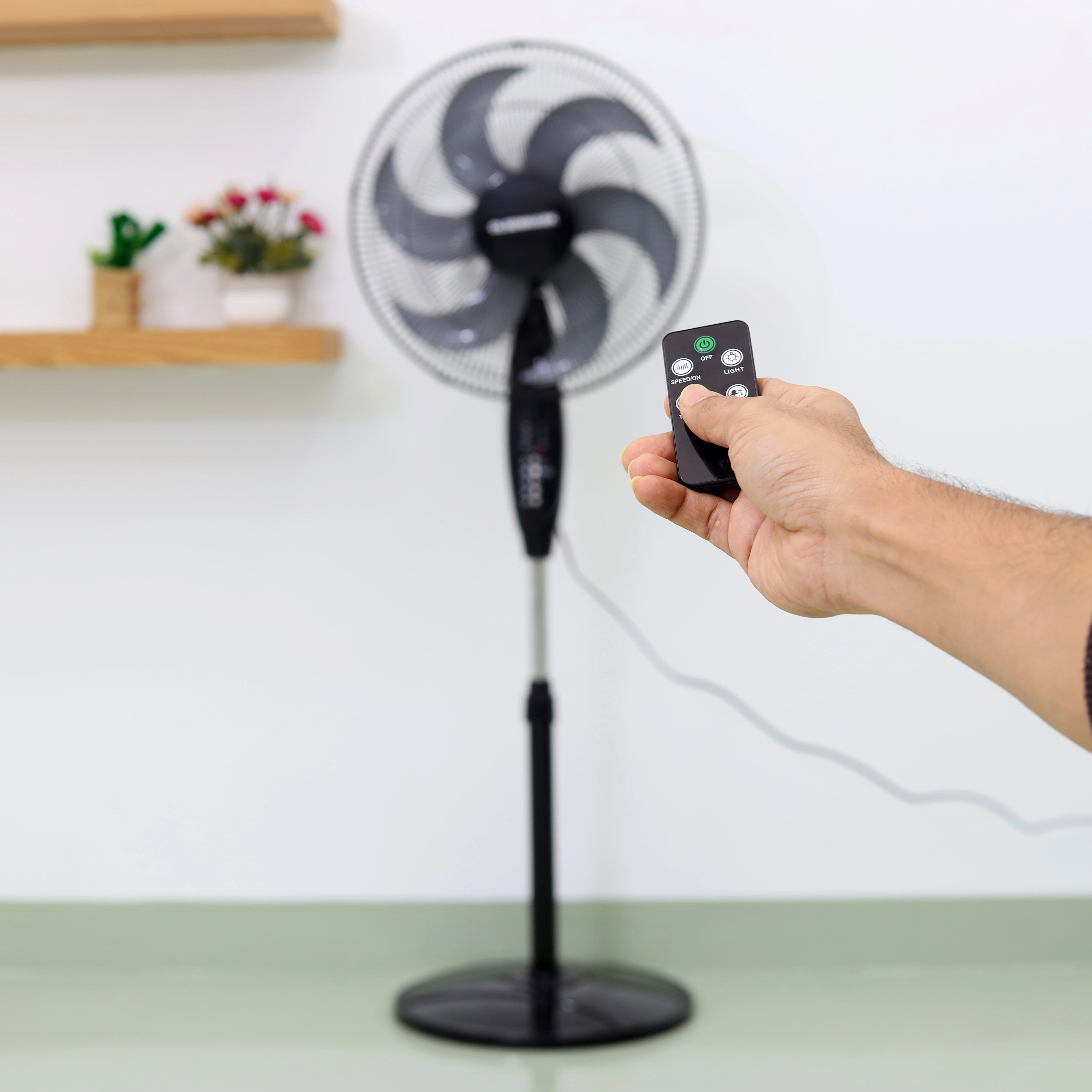 OMF1793 - 16" Stand Fan Remote Control 70W