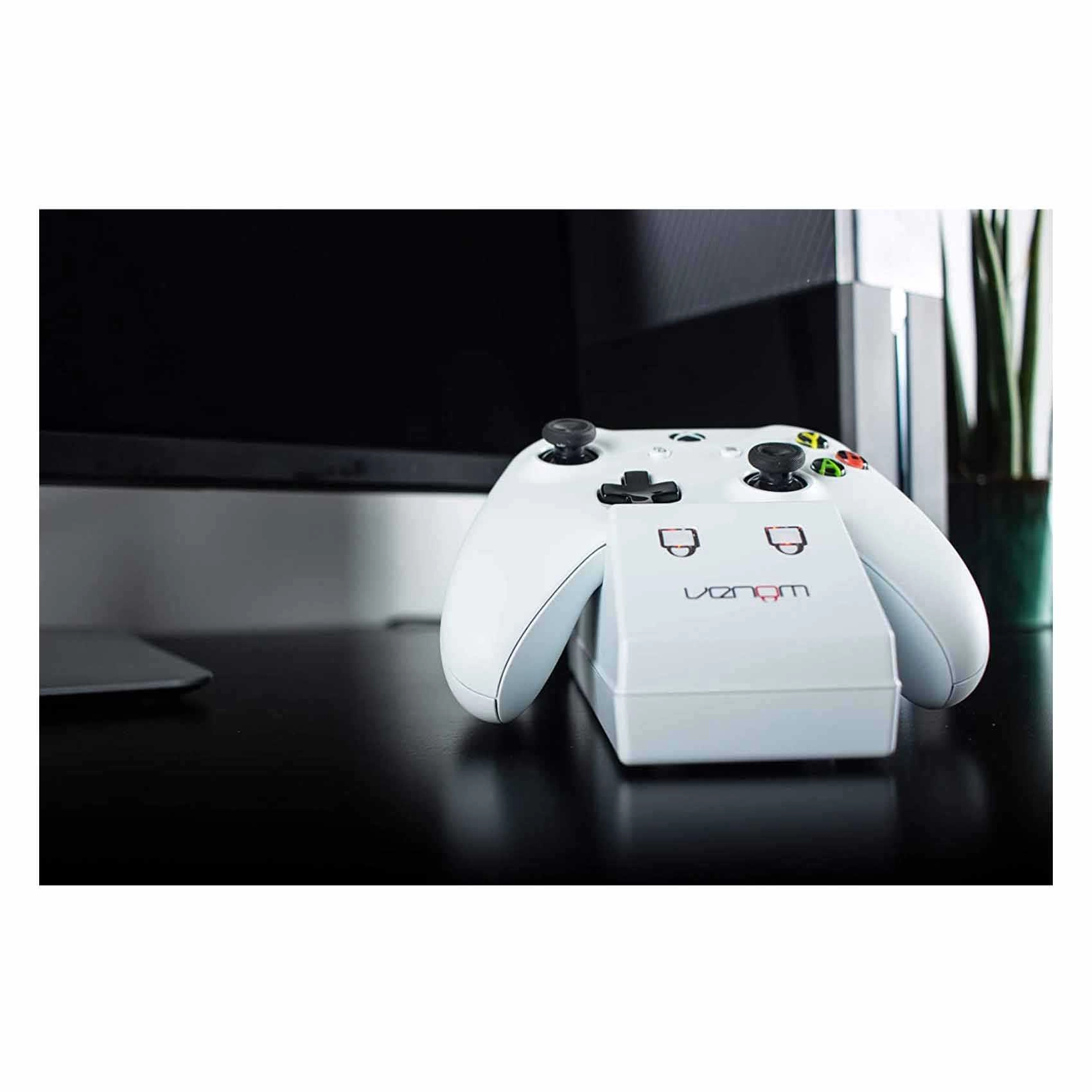 Twin Docking Station - Wireless Xbox Series X/S