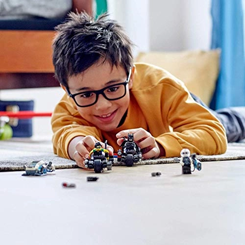 DC Batman Mr. Freeze Batcycle Battle (76118)