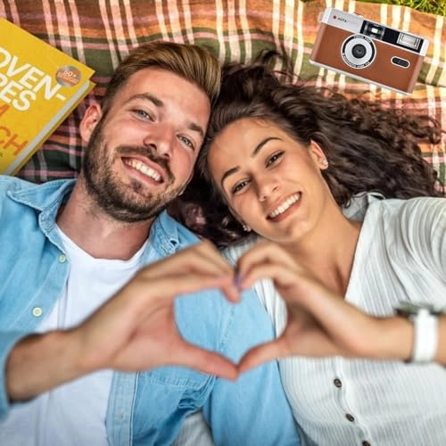 35mm Reusable Film Camera + Ultramax 400 - 36exp + Gold 200 - 36exp + Battery - AAA + Lens Cloth - Black + Photography Tips Card