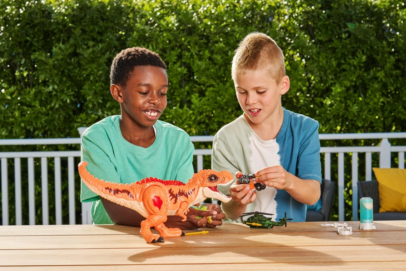 Dino Escape - Light Up Firing Weapons Ages 3+