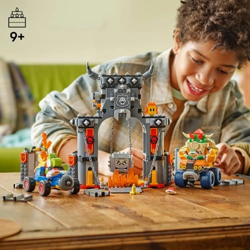 Super Mario: Mario Kart - Bowser's Castle (72039) - Interactive 2 Cars 4 Figures incl. Yoshi