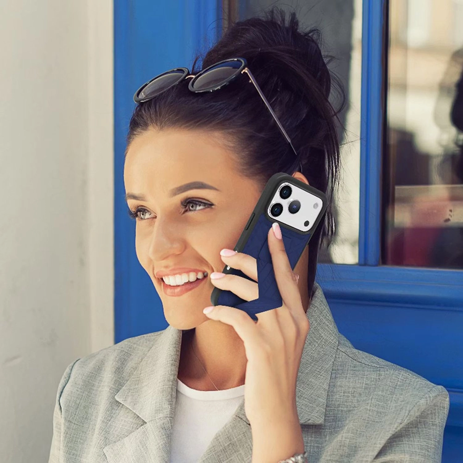 Morphix Cuero Gripstand Case for iPhone 17 Pro