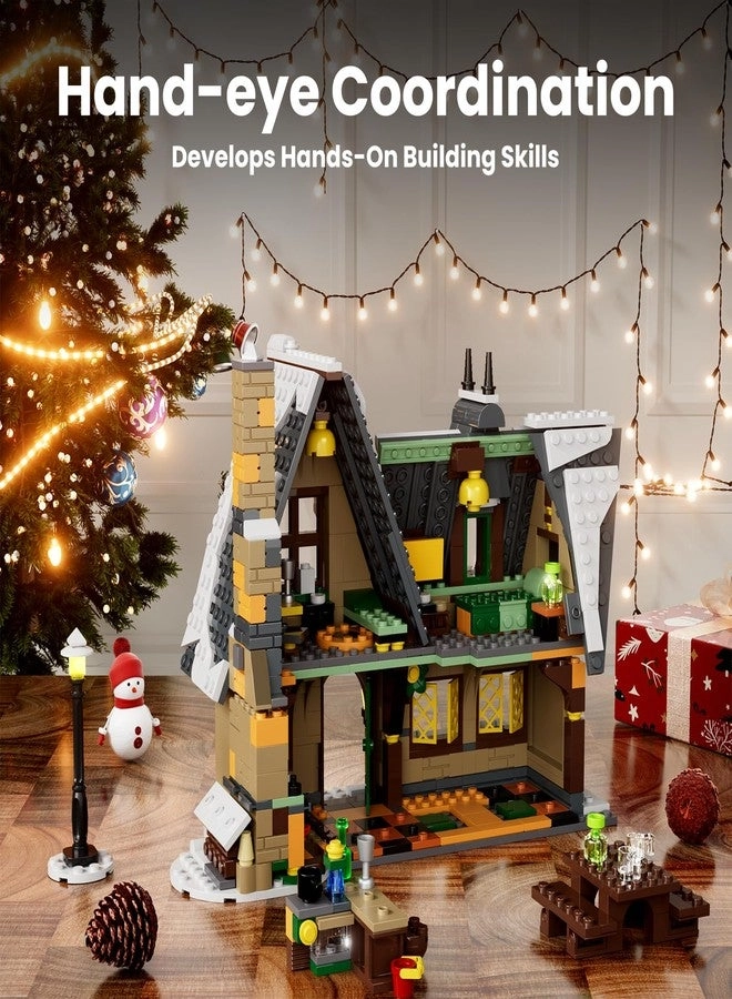 Christmas Cottage (16049)