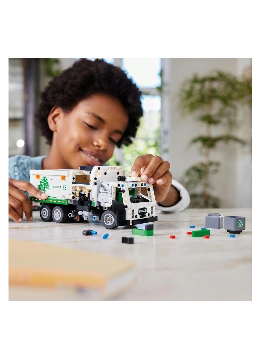 Technic Mack LR Electric Garbage Truck (42167)