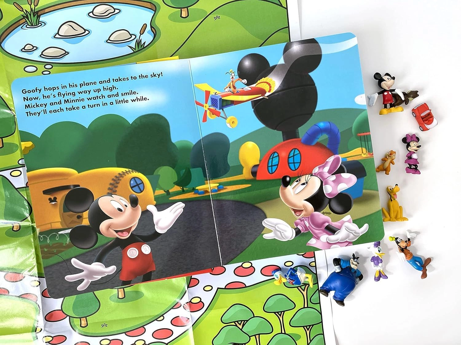 Mickey Mouse Clubhouse My Busy Book - 3+
