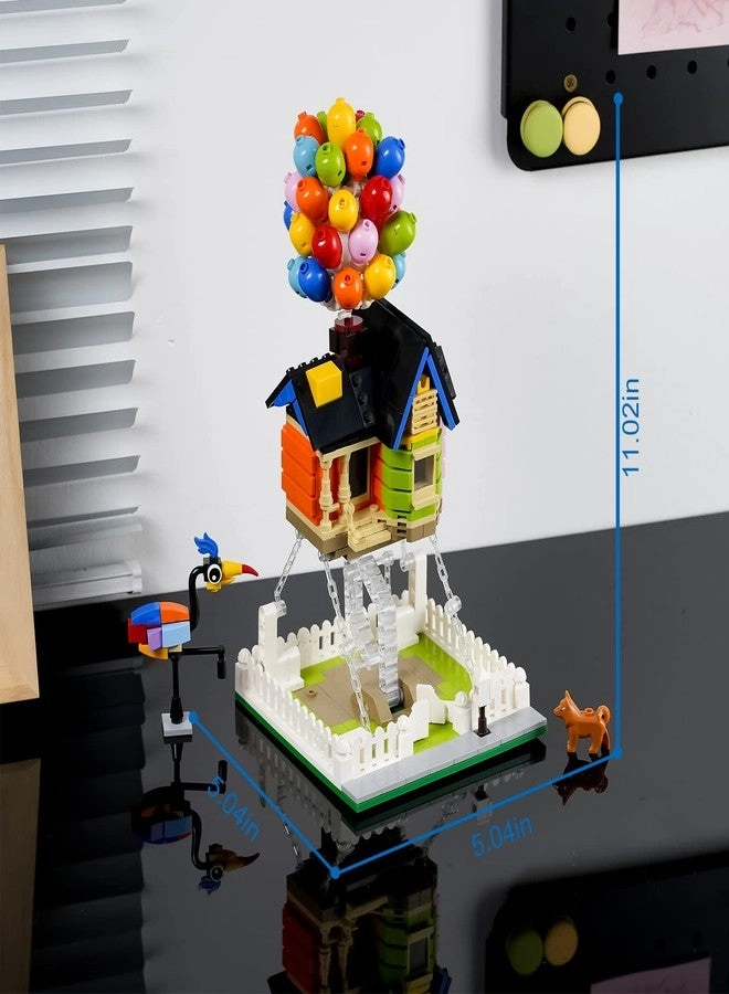 Up Balloon House - 635 pcs Tensegrity Sculptures