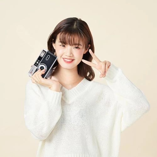 35mm Reusable Film Camera + Ultramax 400 - 36exp + Gold 200 - 36exp + Battery - AAA + Lens Cloth - Black + Photography Tips Card