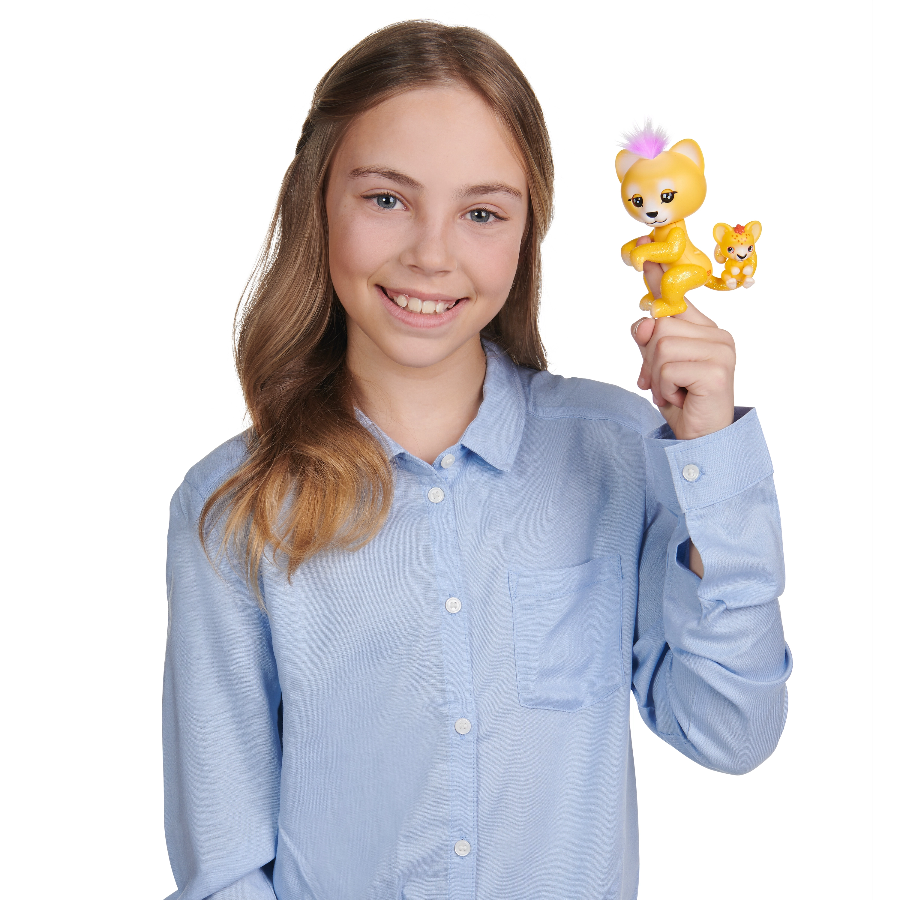 WowWee Fingerlings Hugs Sam Lion