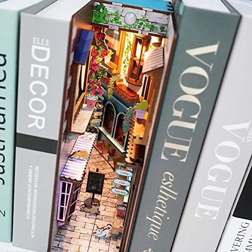 DIY Dollhouse Miniature Book Nook - Holiday 1:32