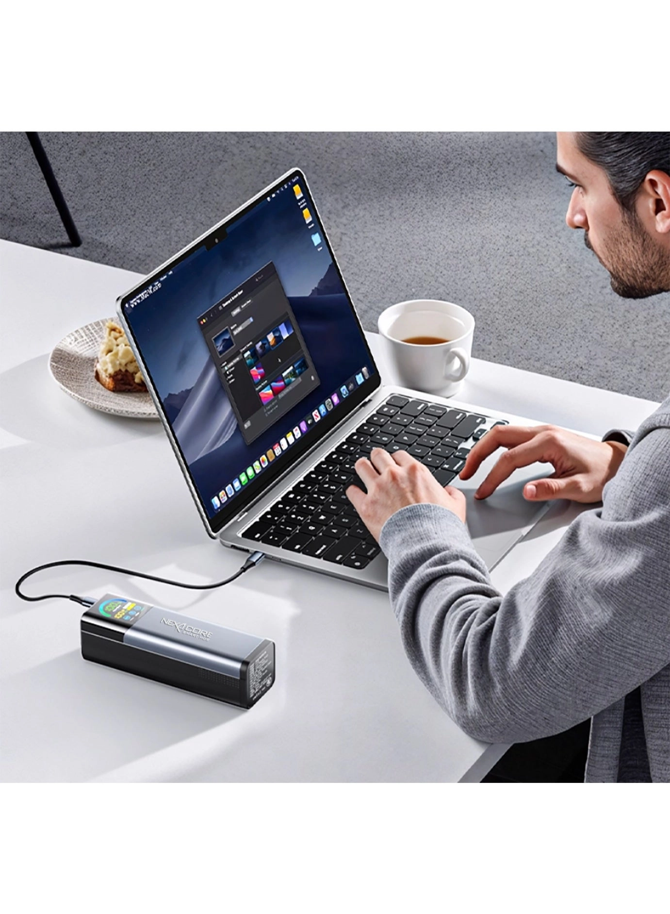 CORE SMART HUB - 27000 mAh 140 W