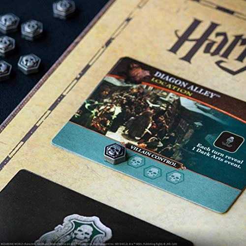 Harry Potter: Hogwarts Battle - Cooperative Deck Building Card Game