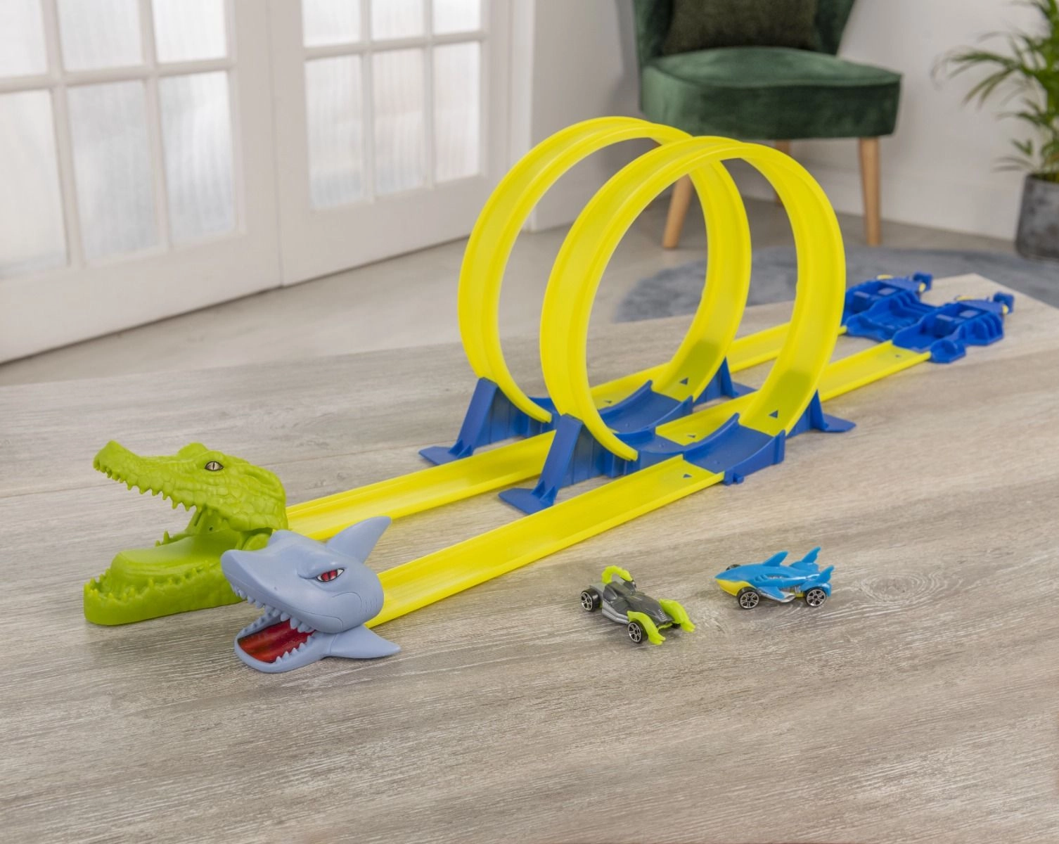 Snake Pit Garage - 2 level + Beast Machines car - 3-inch