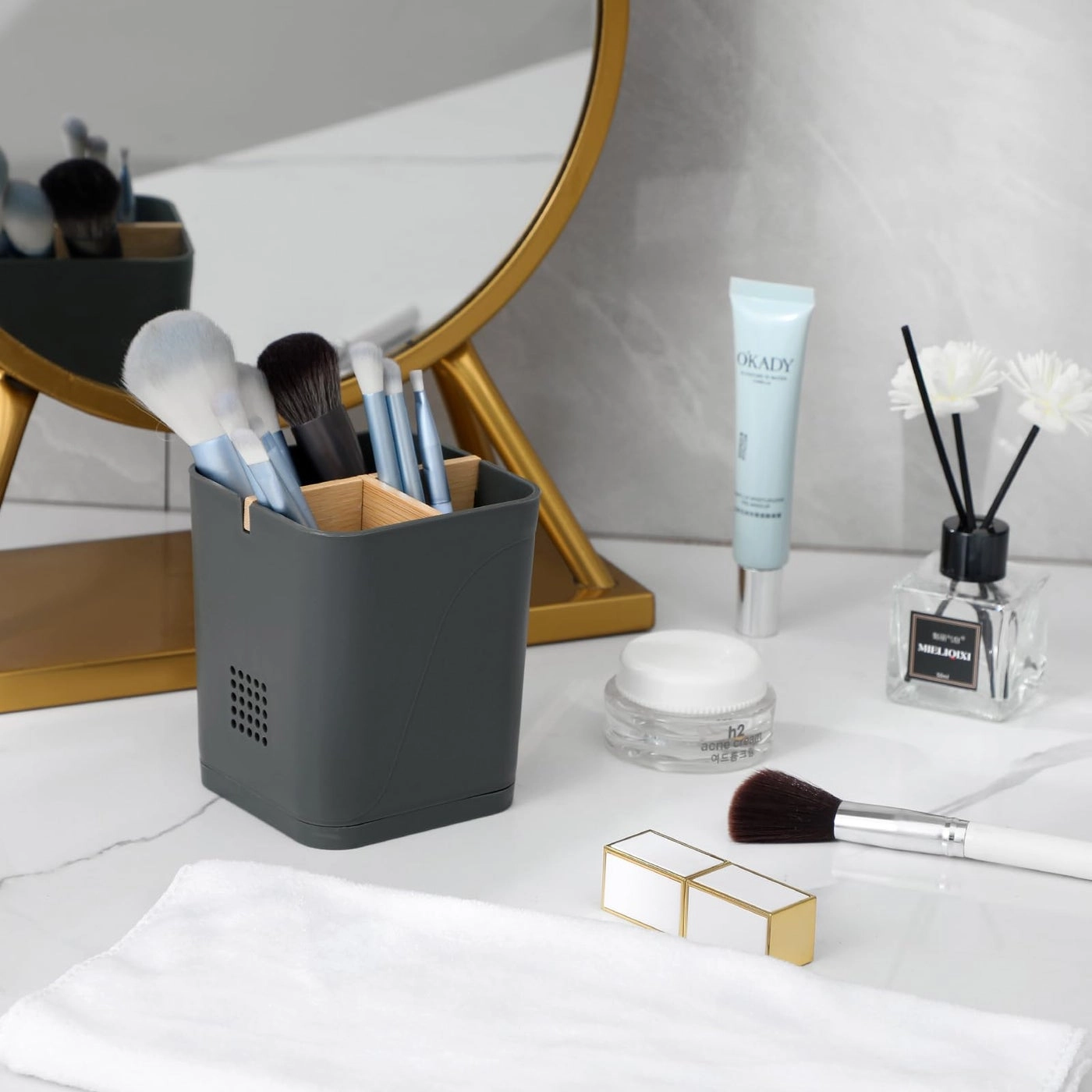 Electric Toothbrush Holder - 3 Slots Bathrooms