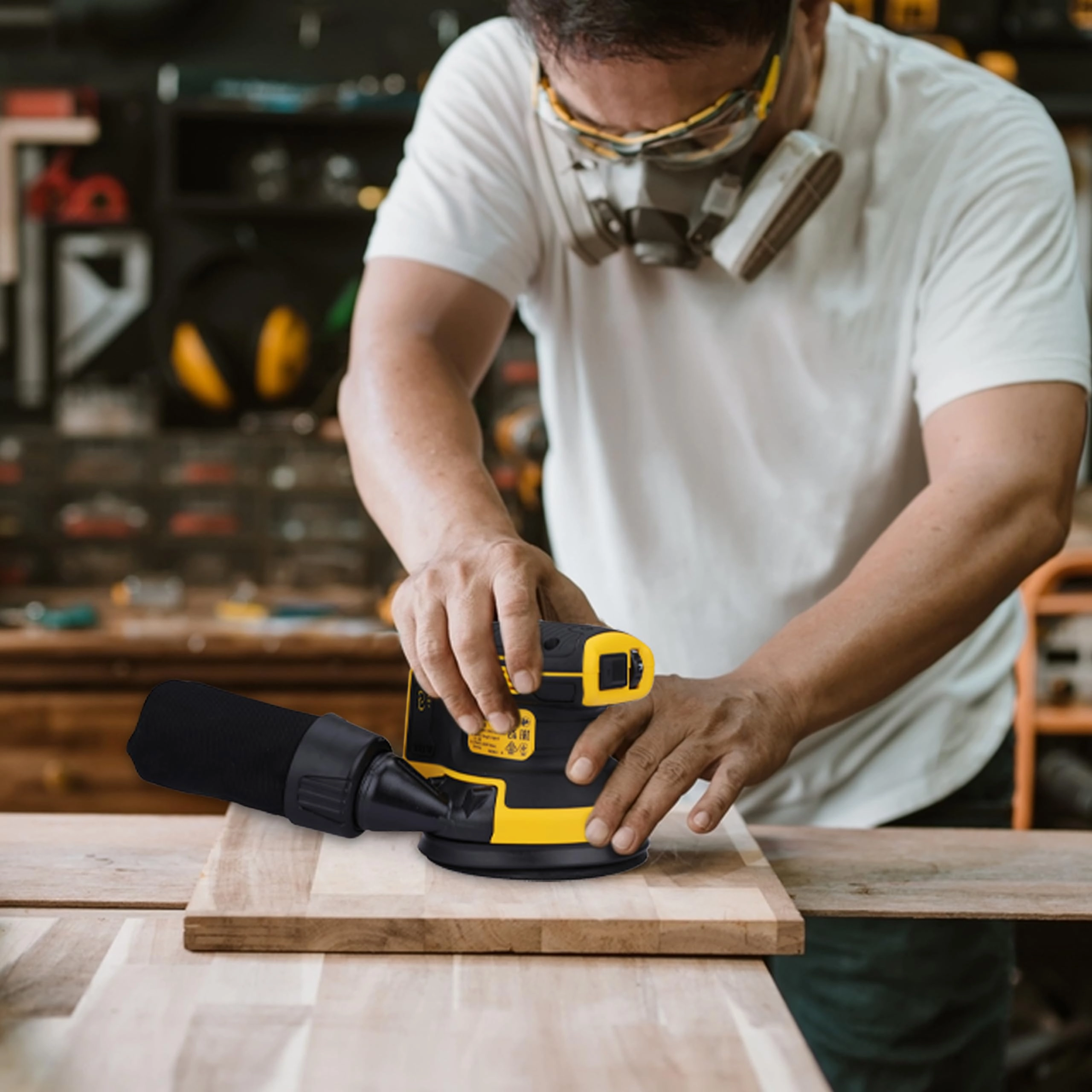 DCW210N-XJ - 18V Li-ion Cordless Brushless Sander 125mm