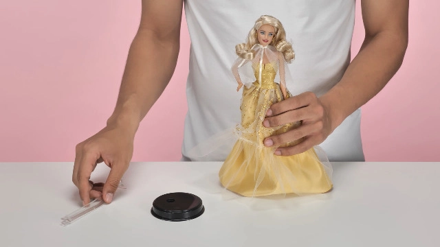 Barbie Holiday - Signature Golden Gown Ages 6+