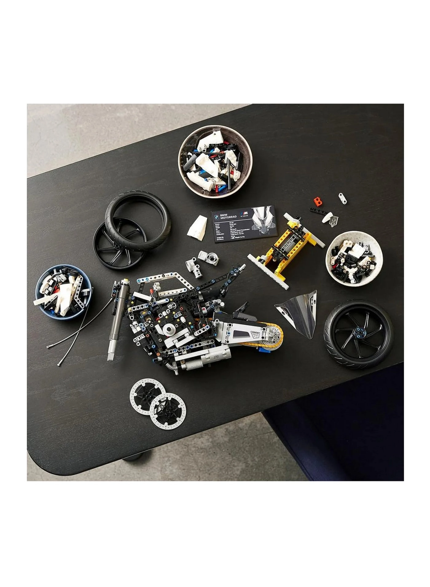 Technic BMW M 1000 RR (42130)