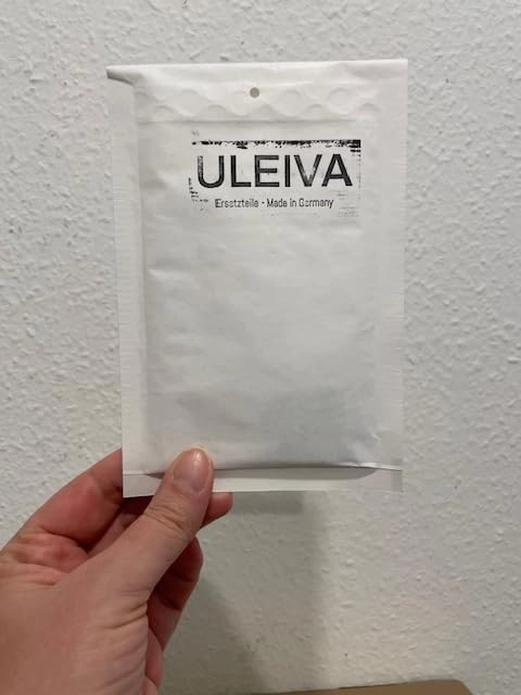 Replacement Keyboard Feet - Plugging