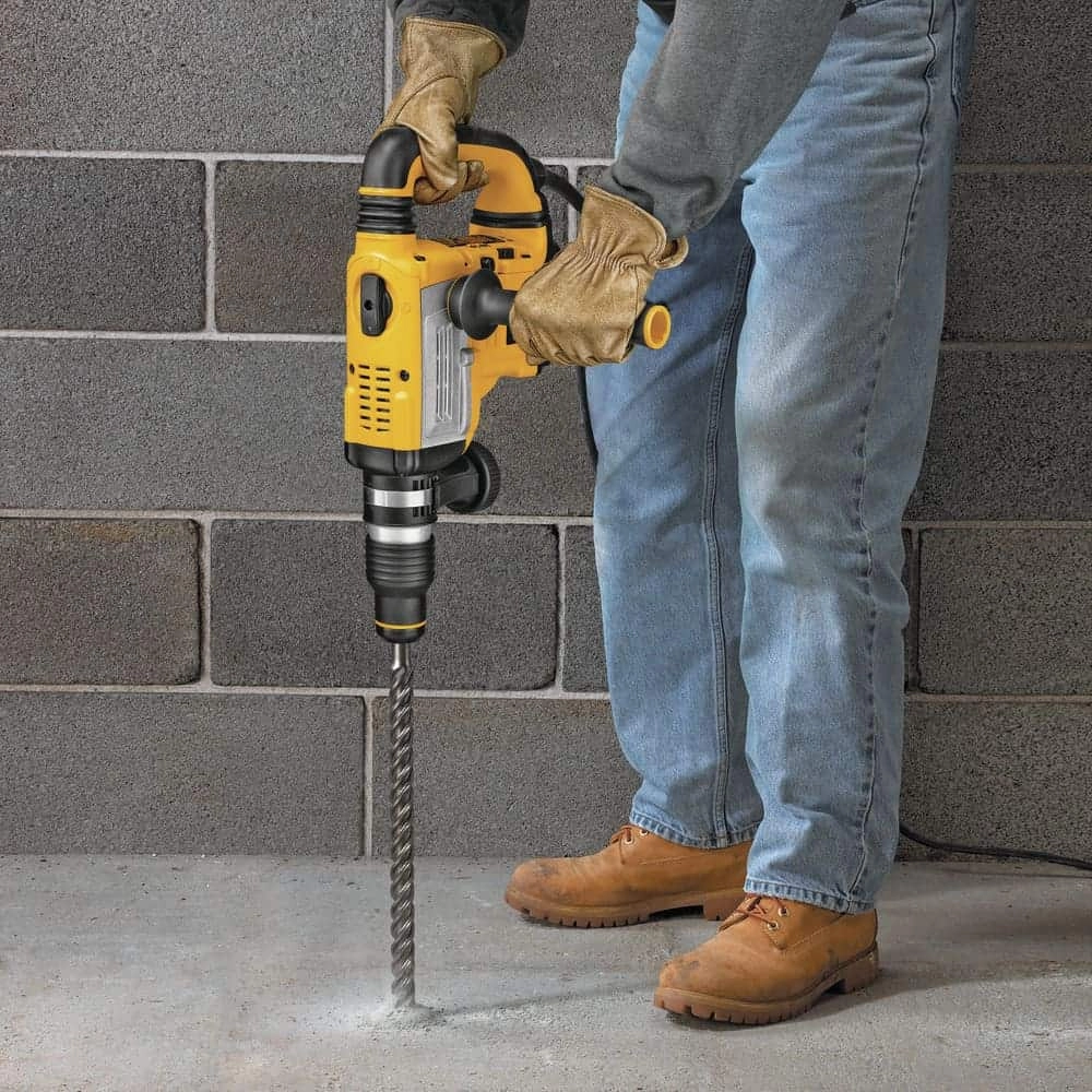 DeWALT SDS Max Bit Professional - 28mm 670mm 4 Cutters