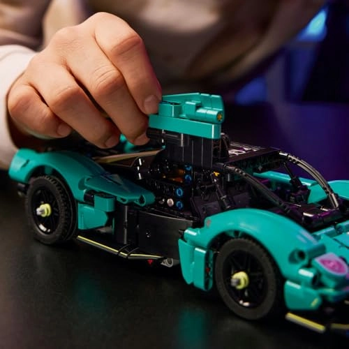 Technic Aston Martin Valkyrie (42208)