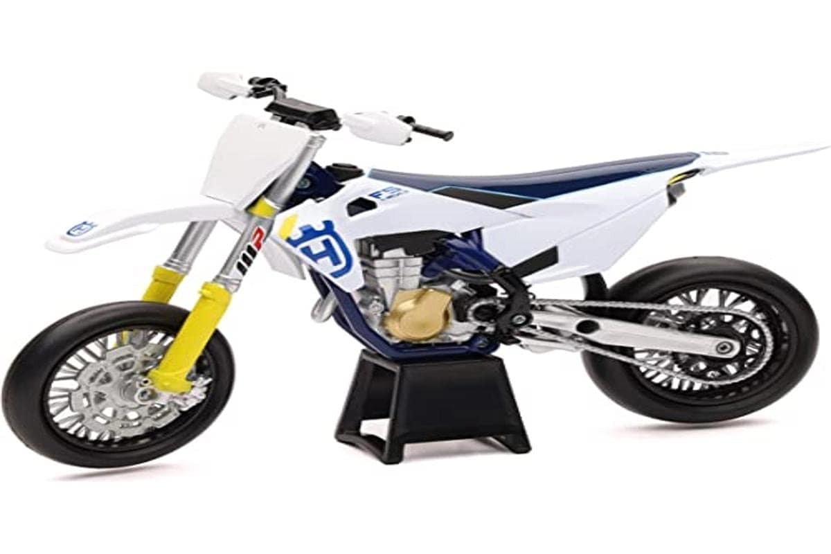 New-Ray FS450 - 1:12
