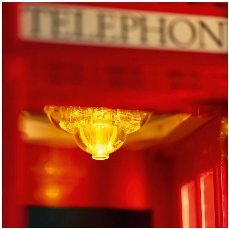 Red London Telephone Box (21347) - Model Kit Mobile Phone Stand